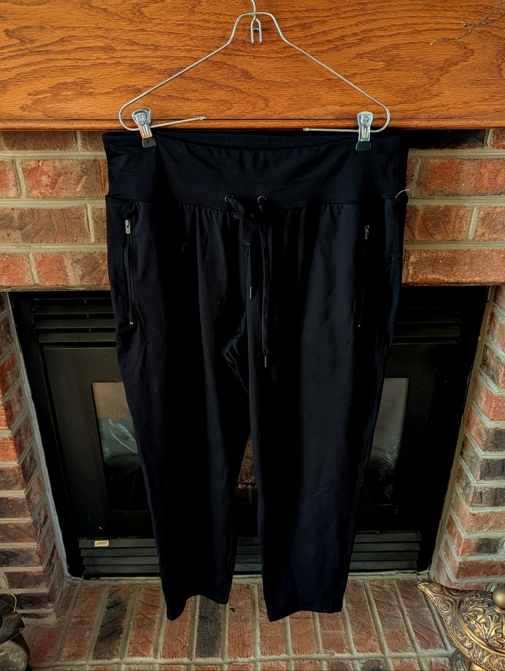 Maurice's Black Cropped Elastic Waist Pants With Zip Pocket Size Large